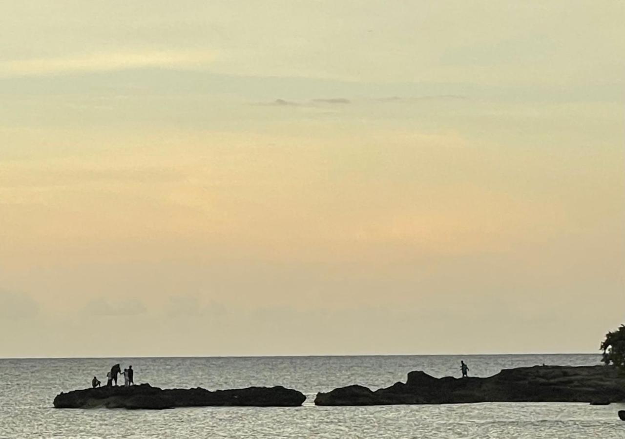 Seashore Vacation Home, Oceanpointe, Lucea, Jamaica Exterior foto